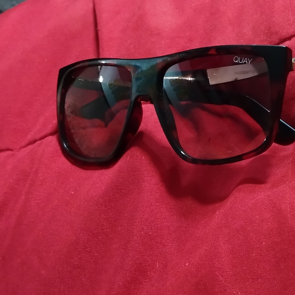 Quay Australia incognito #126 sunglasses